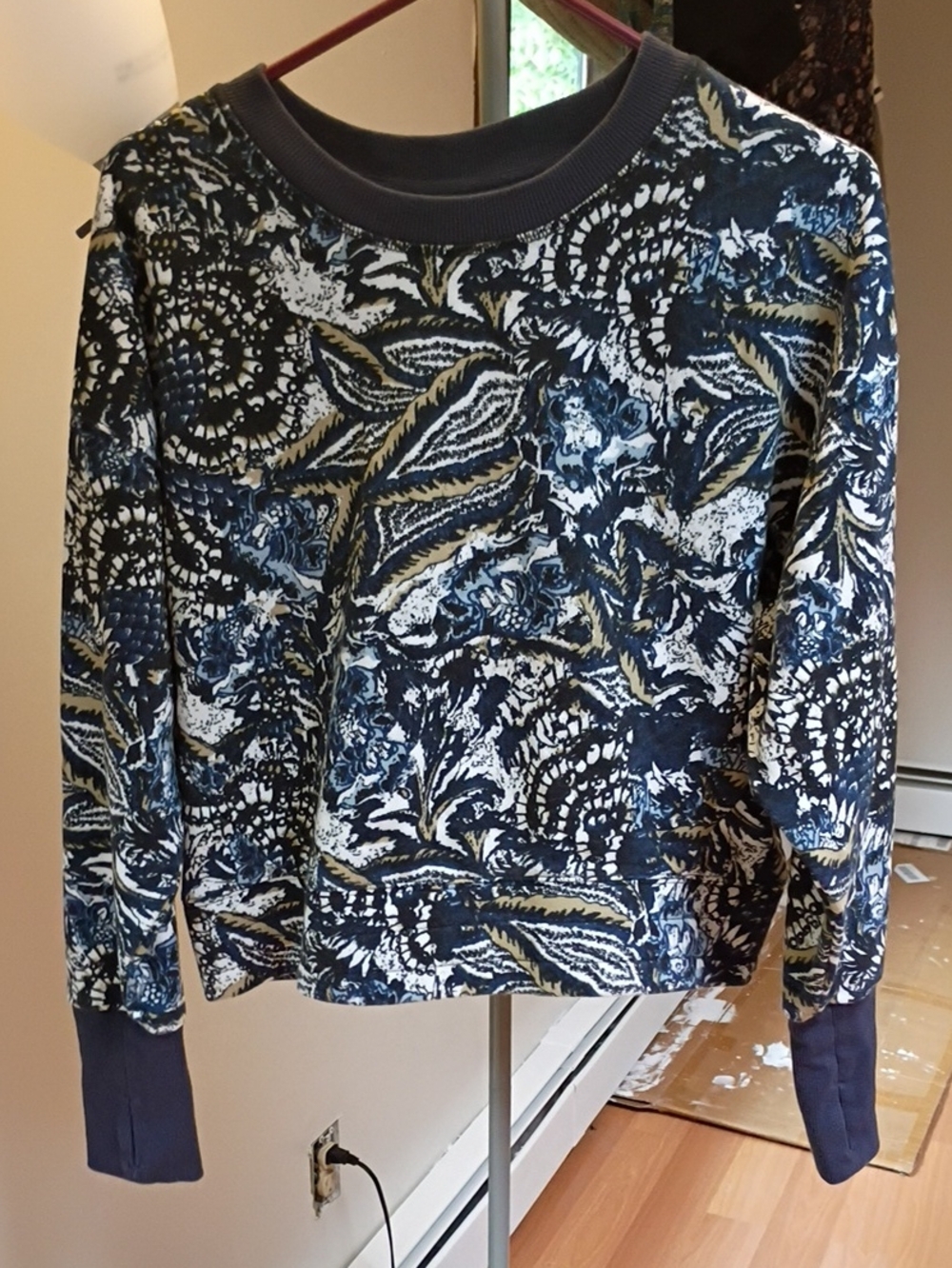 Women's Navy Floral Print Pullover Sweatshirt